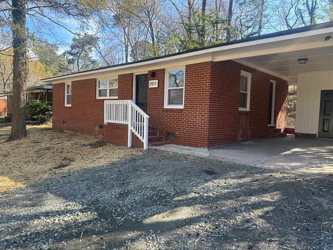 Building Photo - Enjoy Modern Living in This Beautifully Updated 3BR, 1.5BA Durham Home!