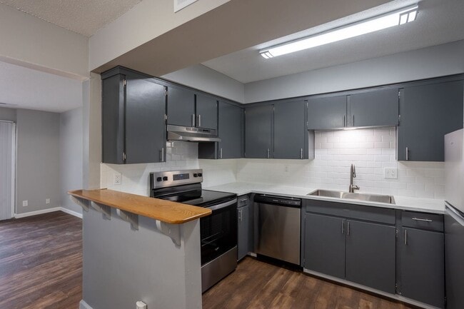 Photo - Wornall Place Apartments & Townhomes