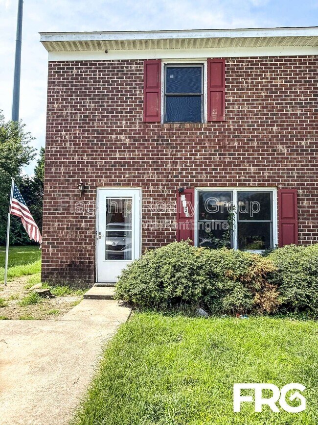 Building Photo - 105 Chesterfield Ct Rental