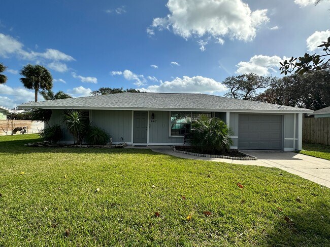 Photo - 647 Goodwin Ave