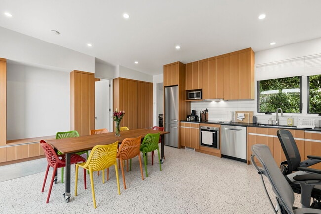Photo - 2662 Hilgard Ave Unit 2660 - ADU