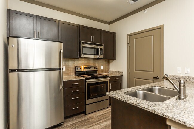 1BR, 1BA - 628SF Kitchen - Tacara at Westover Hills