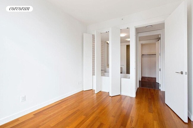 Photo - 15 S William St