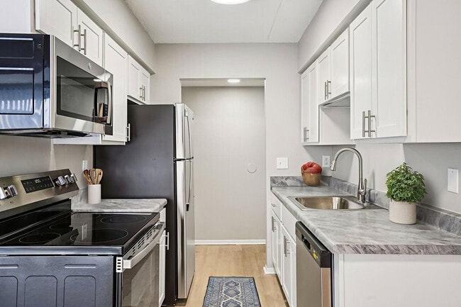 Photo - Cambridge on Ford