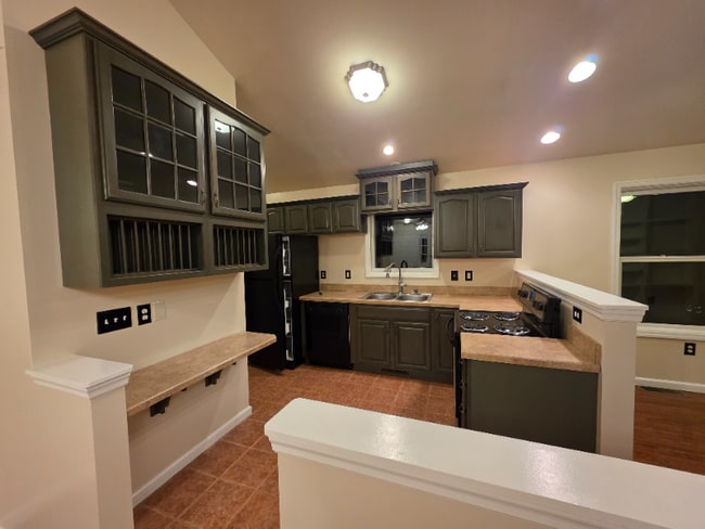 Photo - 180 Lakewood Dr