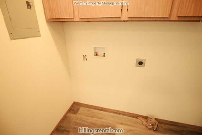 Laundry Room - 3321 Central Ave Unit #6