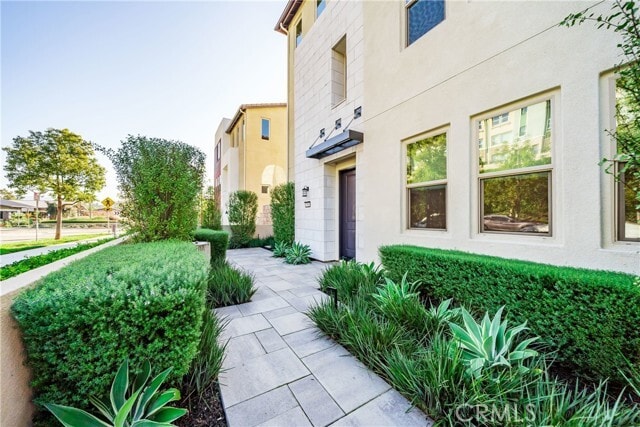 Photo - 590 Catalonia