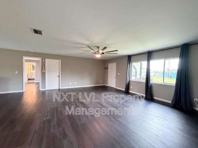 Photo - 205 SE 18th St