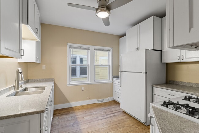 Building Photo - 275 Sterling Ave Unit Lower