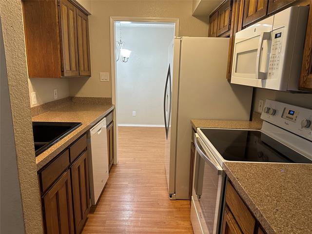 Photo - 2717 Meadow Park Dr