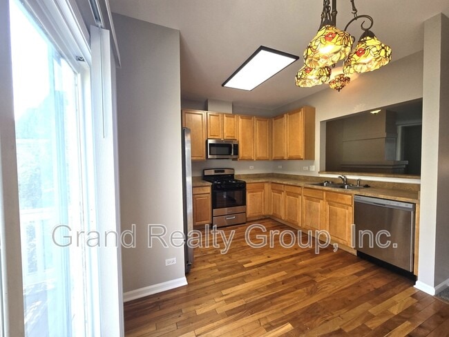 Photo - 652 S Rosehall Ln