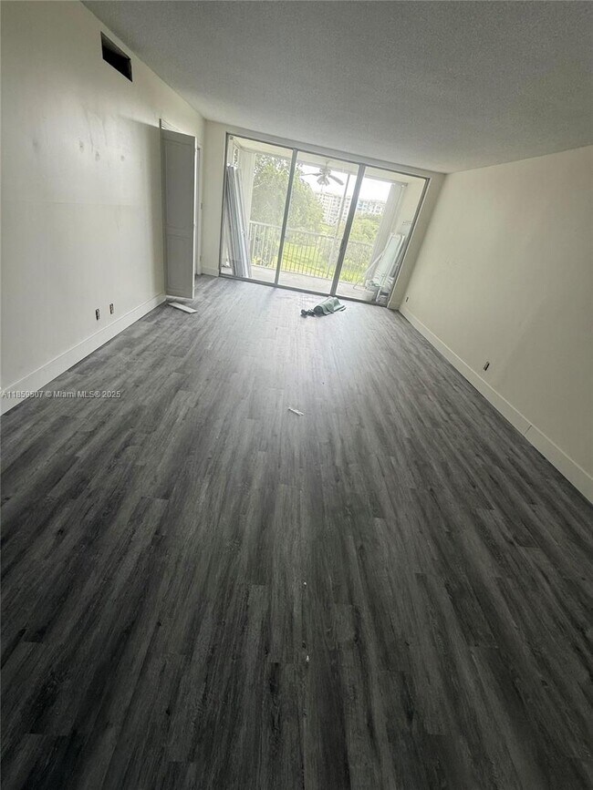 Photo - 2671 S Course Dr Unidad 403