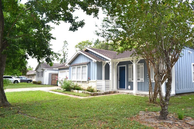 Photo - 7130 Leader St