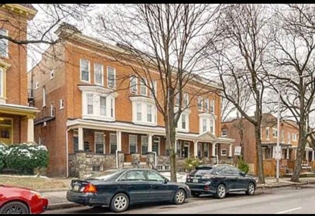 Building Photo - 3114 N Calvert St Unit 1