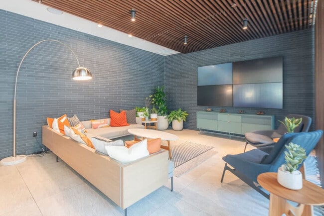 Photo - 701 W Rio Salado Pkwy Unidad ID1263096P