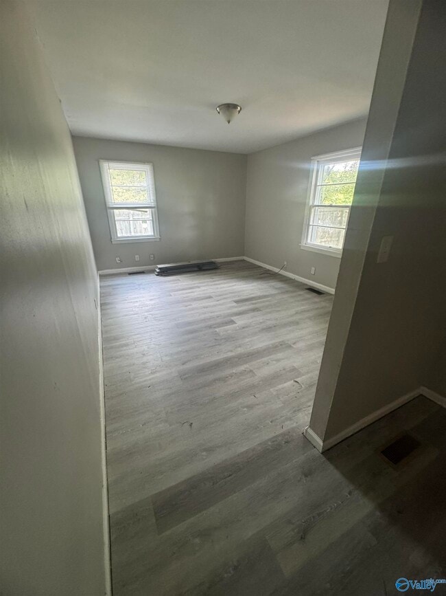 Photo - 995 McKee Rd