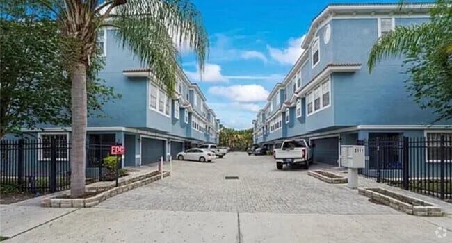 Building Photo - 3111 W De Leon St Rental