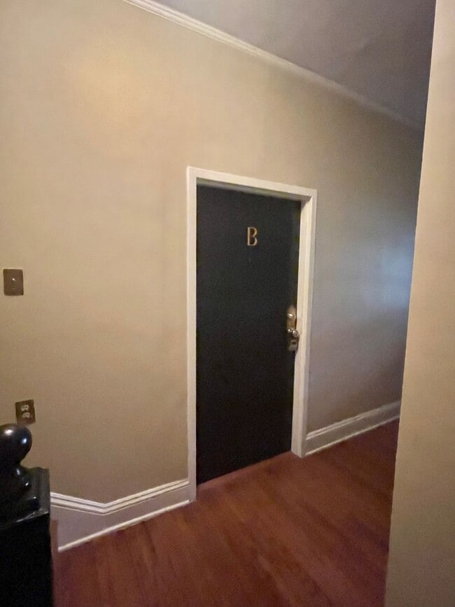 Photo - Charming 1 Bedroom, 1 Bathroom Courtyard Apartment in Downtown Savannah Unidad 312 East Liberty Apt