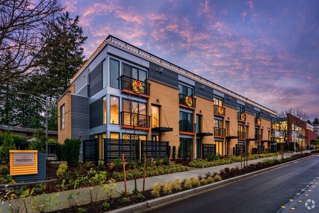 Building Photo - Park Central Townhomes - 4 Stories, 3 bedr... Unit 175