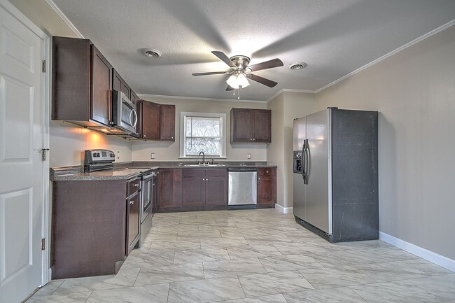 Photo - 108 Cottonwood Dr