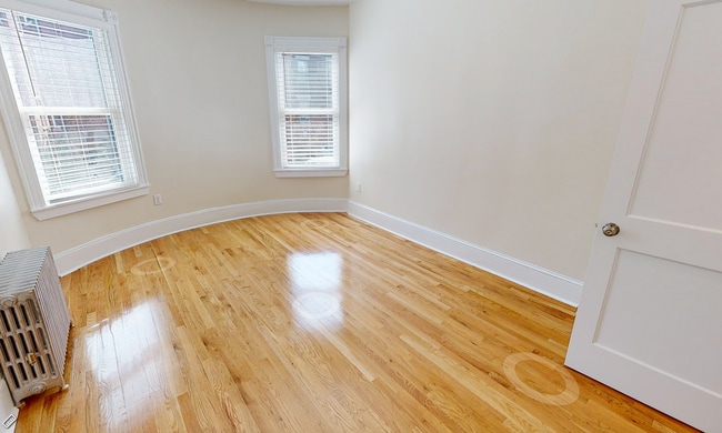 Photo - 9/1 No Fee! Spilt-style 3BR on Beacon St near Wash Sq/Coolidge