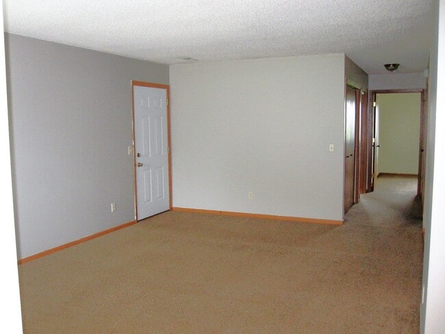 Photo - 626 W 8th St