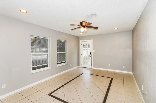 Photo - 1303 W Phillips St