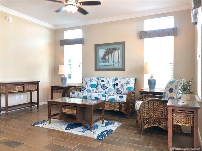 Photo - 163 NE Buoy Dr