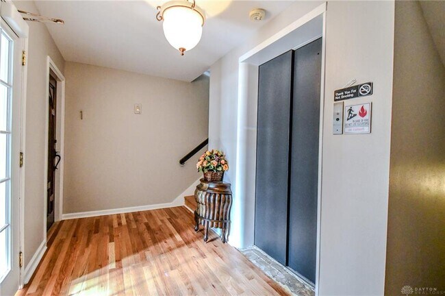 Photo - 121 E Schantz Ave Unit 3