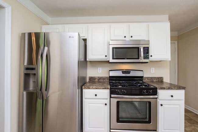 Photo - 1715 Heatherton Rd