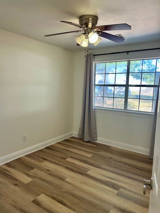 Photo - House 3 Bedroom,2 Bath On Lake Ramsey Rd