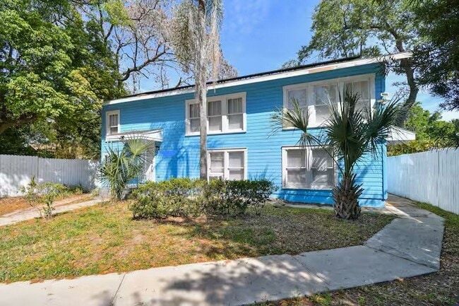 Building Photo - 501 Woodward St Unit 2