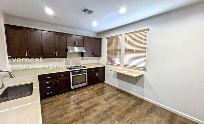 Photo - 60 Regency Pl