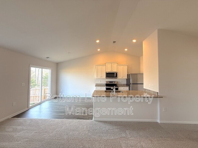 Photo - 249 Caley St