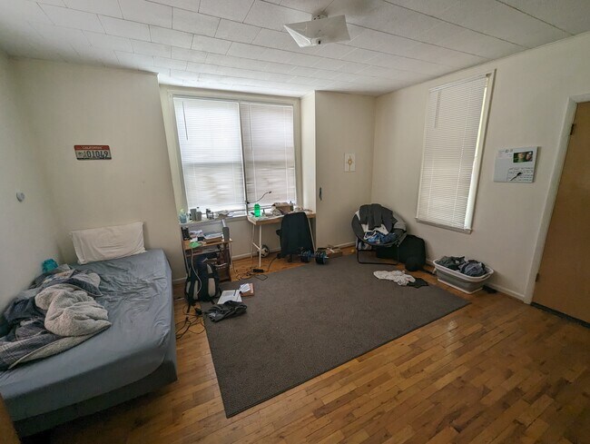 Photo - 400 Atchison St