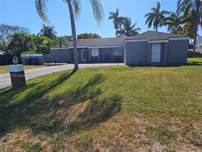 Building Photo - 15250 SW 154th Ave Unit Studio