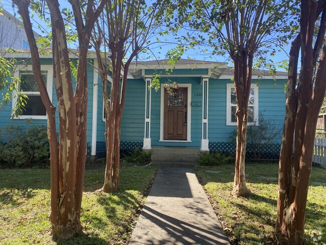 Building Photo - 1008 E 25th St Rental