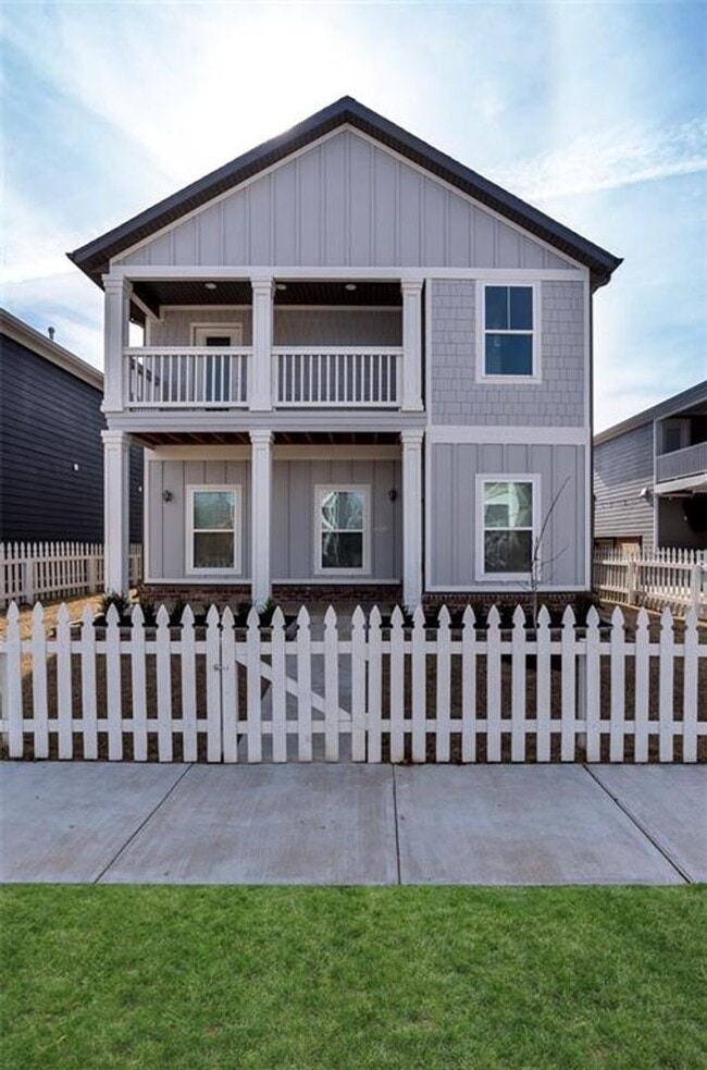 Building Photo - 3 bedroom 2.5 bath new home centrally located