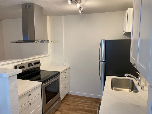 Photo - Updated 2bed/1bath Apartment in Prime Redmond Location! Unit C4