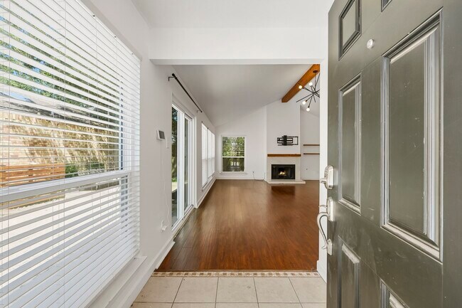 69 Wind Whisper Ct
