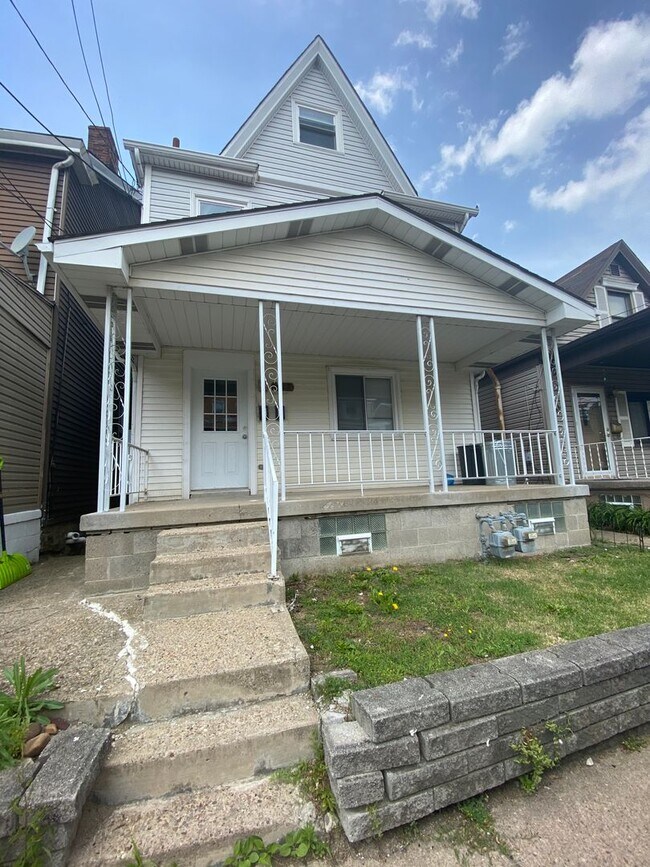 427 St Joseph St Unidad Floor 1