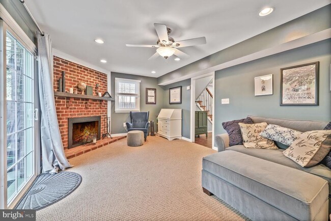 Photo - 6400 Fleetside Ct