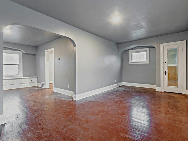 Photo - 11009 Greenwich Ave