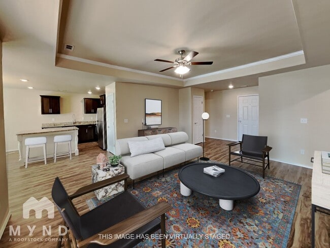 Building Photo - 2109 Cedar Cir