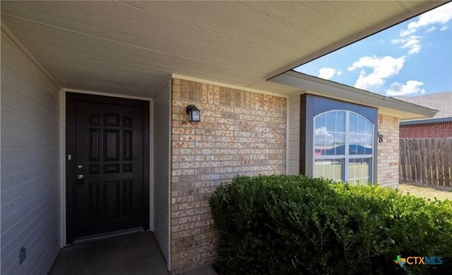 Photo - 2908 Southhill Dr