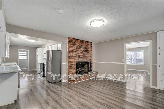 Photo - 5431 N Lakewood Dr