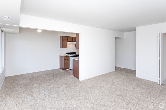 2BR, 1.5BA - 800 SF