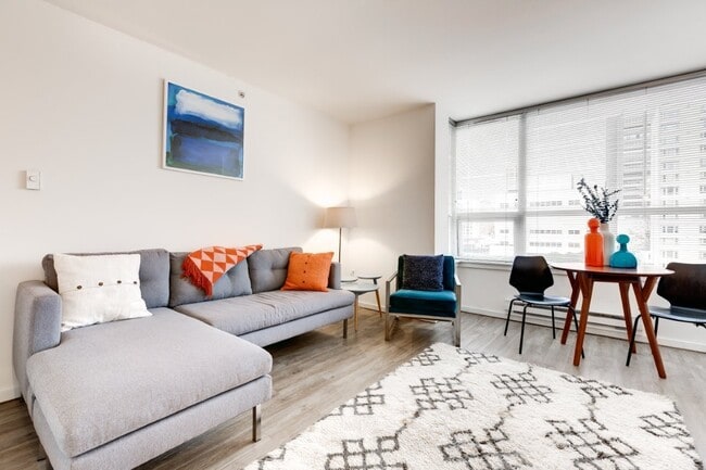 Building Photo - M Street