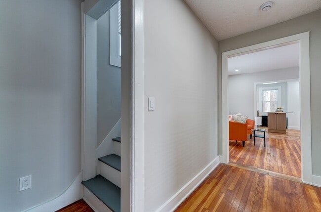 Building Photo - Newly Renovated Single Family available Now!