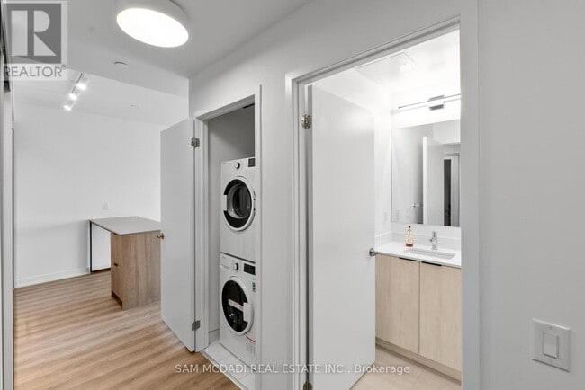 Photo - 2485 Eglinton Ave W Unit 524